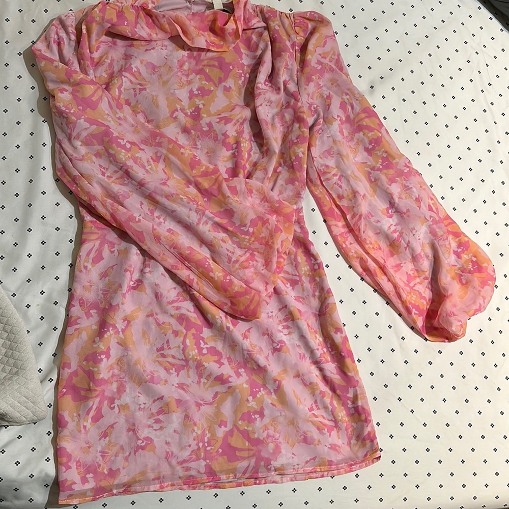 ✨✨Brand New w/ Tags✨✨ Pretty Lavish Dress in size US4!! Perfect for summer time!